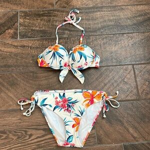 2 piece swimsuit. Padded top. Worn couple times.